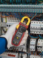 AMP-210-EUR - Clamp Meter, True RMS, 600 A AC, 600 V DC, 30 mm Jaw Opening Max.