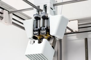 ULTIMAKER 3 - Stampante 3D, filamento 2,85mm, costruzione 215mm x 215mm x 200mm, 300mm/s, LAN/porta USB/Wi-Fi