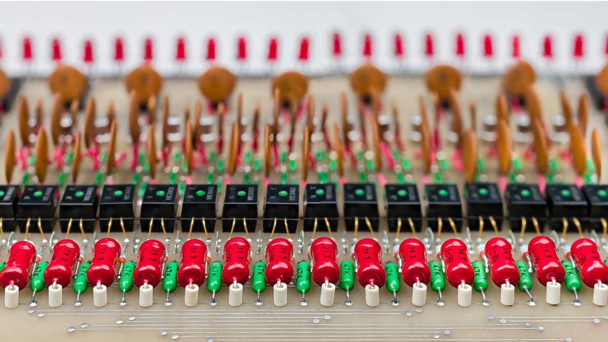 How to maintain isolate between high & low voltage using optocoupler